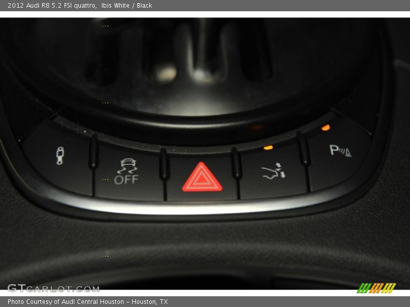 Controls of 2012 R8 5.2 FSI quattro