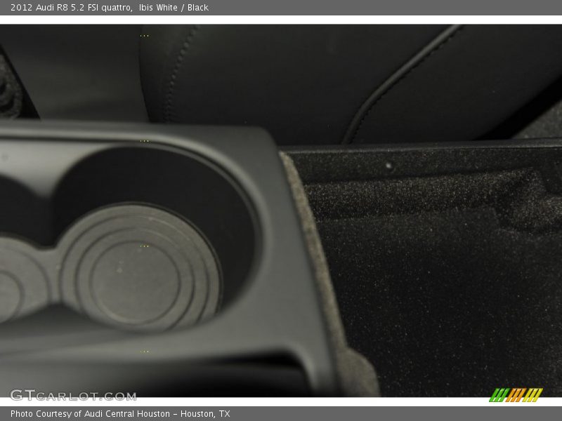 Cup Holders - 2012 Audi R8 5.2 FSI quattro