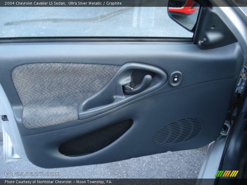 Ultra Silver Metallic / Graphite 2004 Chevrolet Cavalier LS Sedan