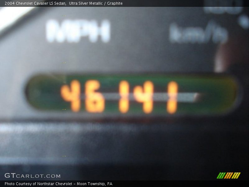 Ultra Silver Metallic / Graphite 2004 Chevrolet Cavalier LS Sedan