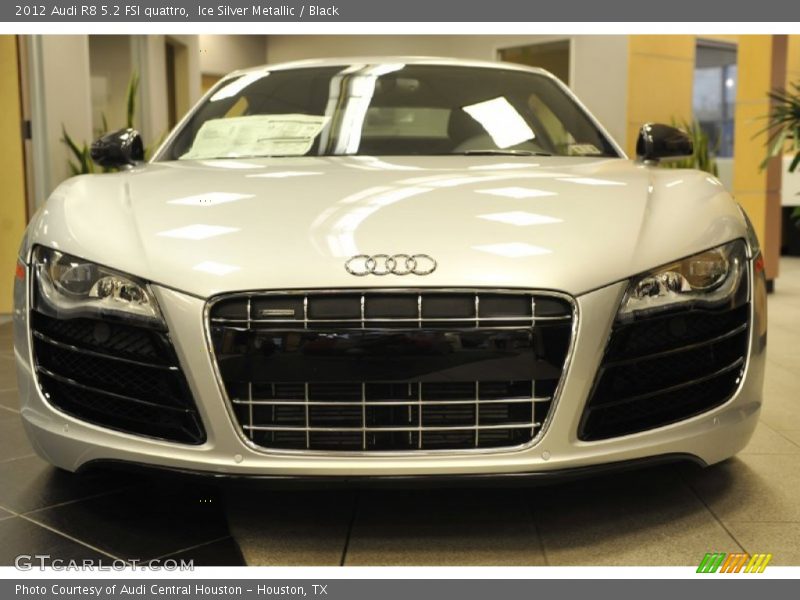 2012 R8 5.2 FSI quattro Ice Silver Metallic
