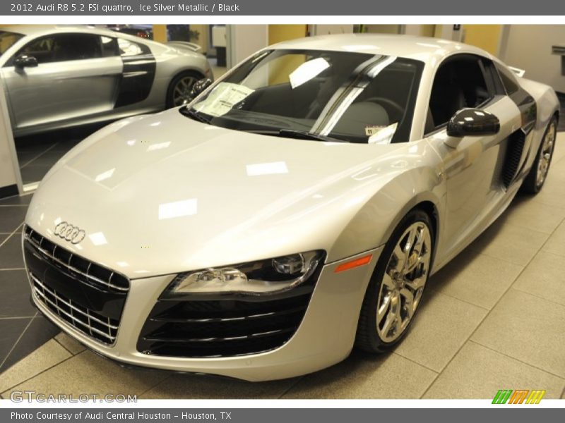 Front 3/4 View of 2012 R8 5.2 FSI quattro