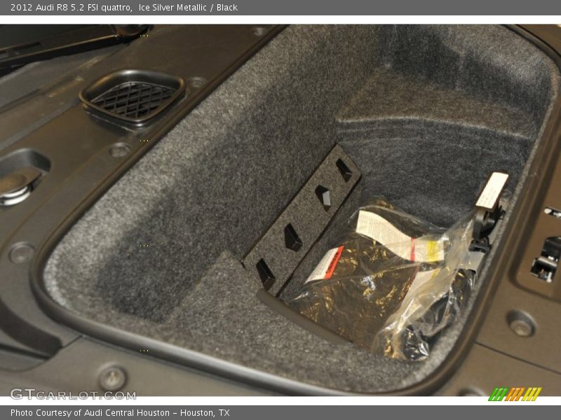  2012 R8 5.2 FSI quattro Trunk