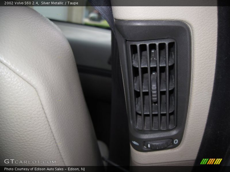 Silver Metallic / Taupe 2002 Volvo S60 2.4