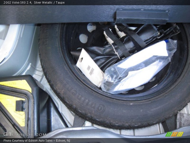 Silver Metallic / Taupe 2002 Volvo S60 2.4