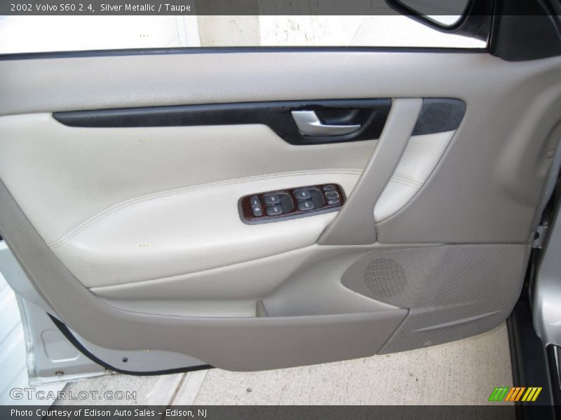 Silver Metallic / Taupe 2002 Volvo S60 2.4
