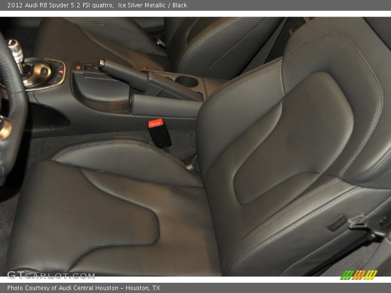  2012 R8 Spyder 5.2 FSI quattro Black Interior