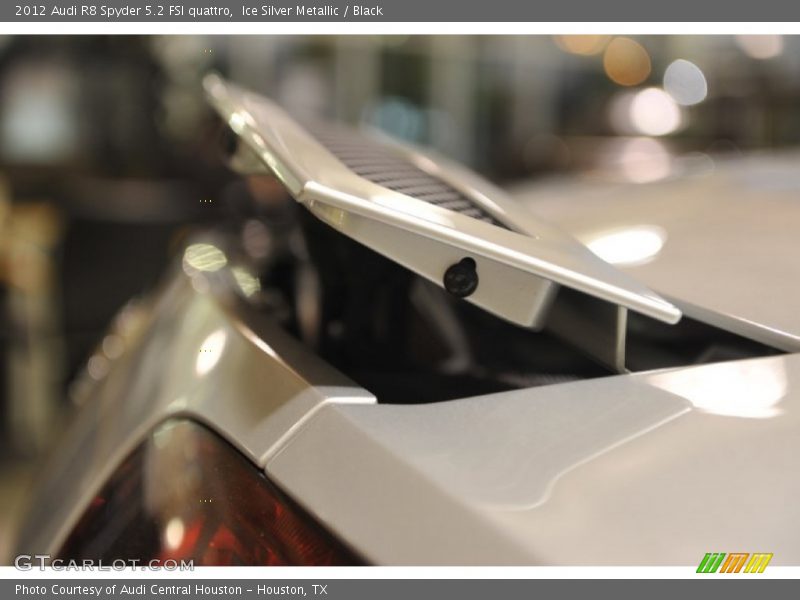 Rear spoiler - 2012 Audi R8 Spyder 5.2 FSI quattro