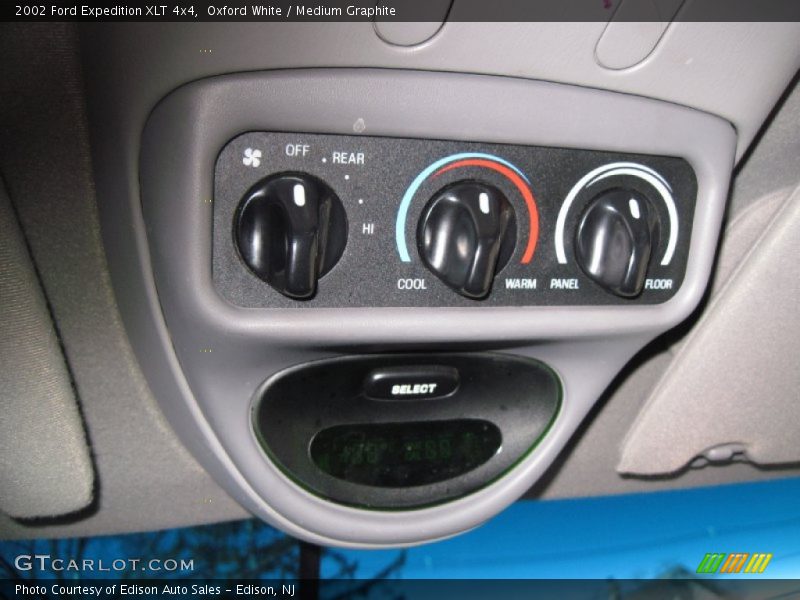 Oxford White / Medium Graphite 2002 Ford Expedition XLT 4x4