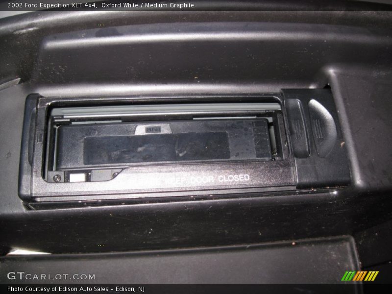 Oxford White / Medium Graphite 2002 Ford Expedition XLT 4x4