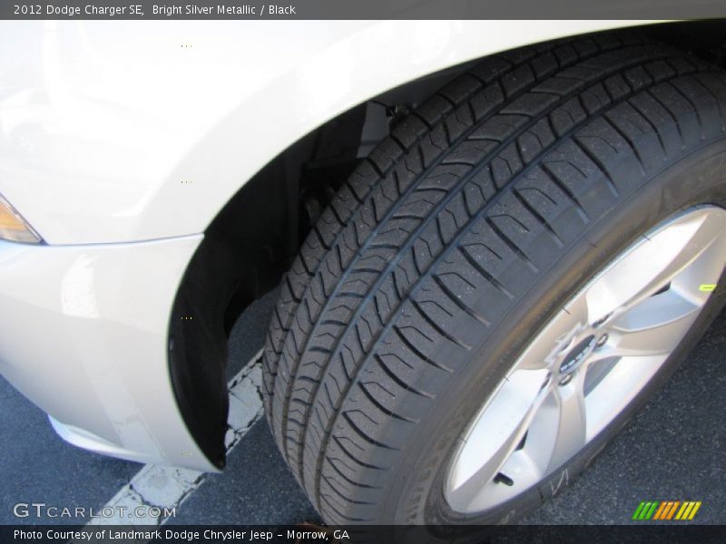 Bright Silver Metallic / Black 2012 Dodge Charger SE
