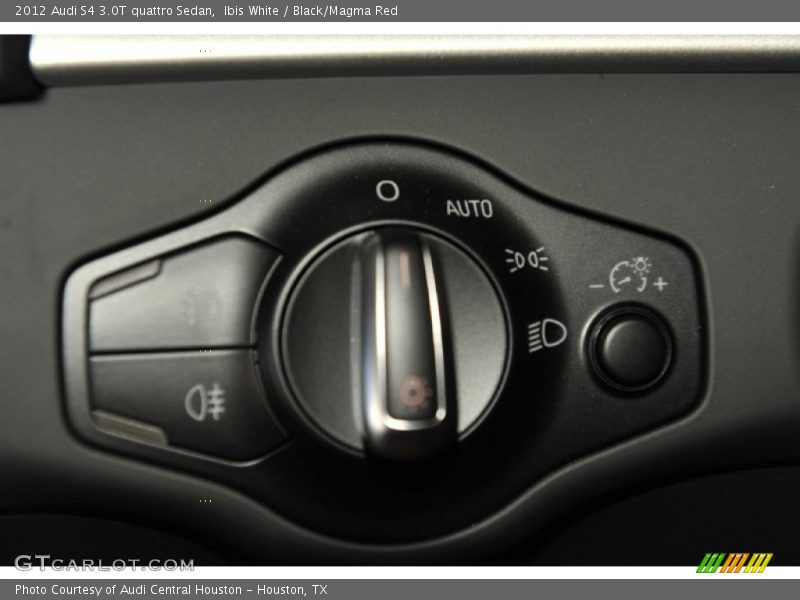 Controls of 2012 S4 3.0T quattro Sedan