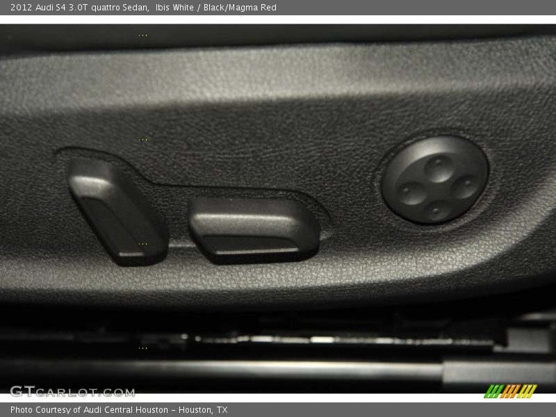 Controls of 2012 S4 3.0T quattro Sedan