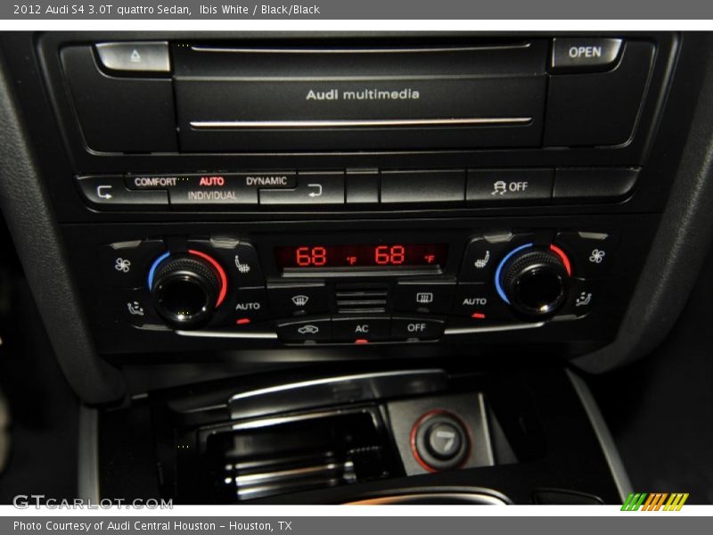 Controls of 2012 S4 3.0T quattro Sedan