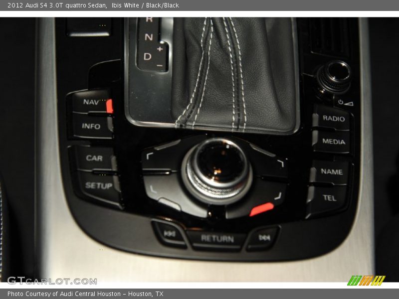 Controls of 2012 S4 3.0T quattro Sedan