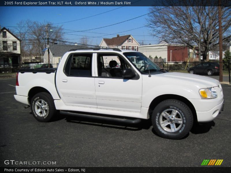 Oxford White / Medium Dark Flint 2005 Ford Explorer Sport Trac XLT 4x4