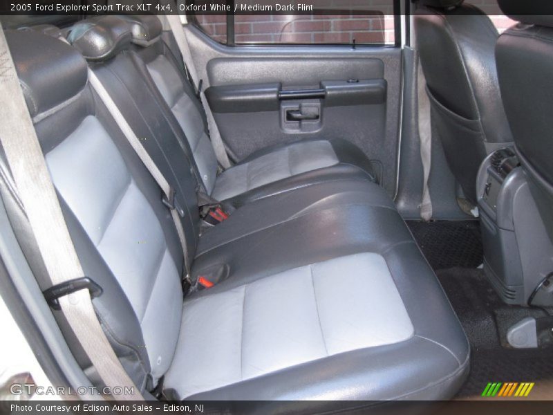 Oxford White / Medium Dark Flint 2005 Ford Explorer Sport Trac XLT 4x4
