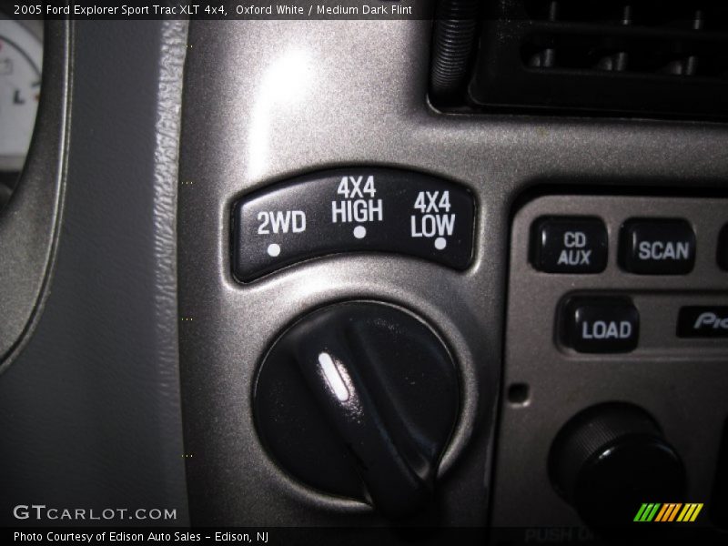 Oxford White / Medium Dark Flint 2005 Ford Explorer Sport Trac XLT 4x4
