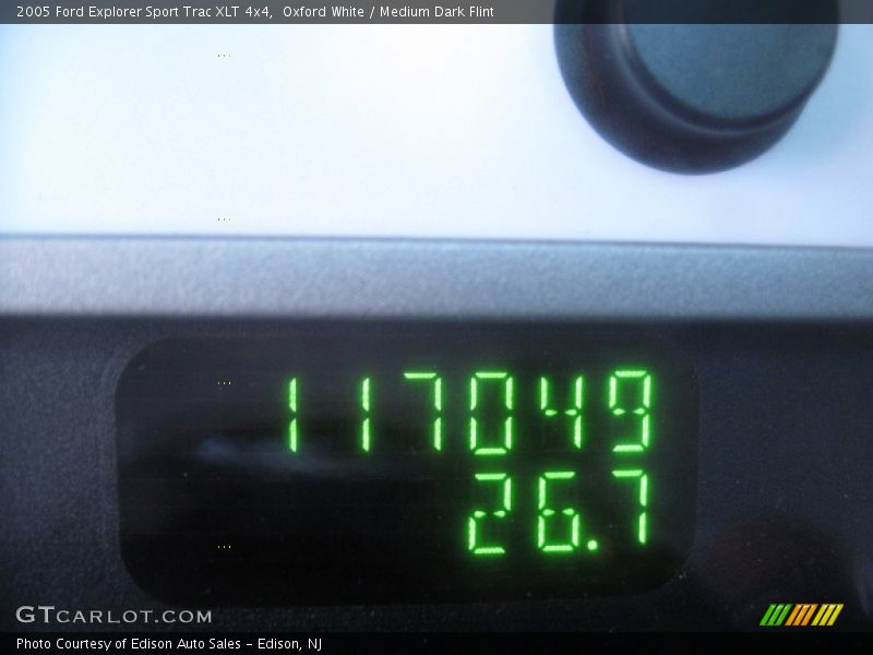Oxford White / Medium Dark Flint 2005 Ford Explorer Sport Trac XLT 4x4
