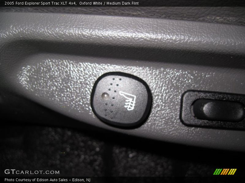 Oxford White / Medium Dark Flint 2005 Ford Explorer Sport Trac XLT 4x4
