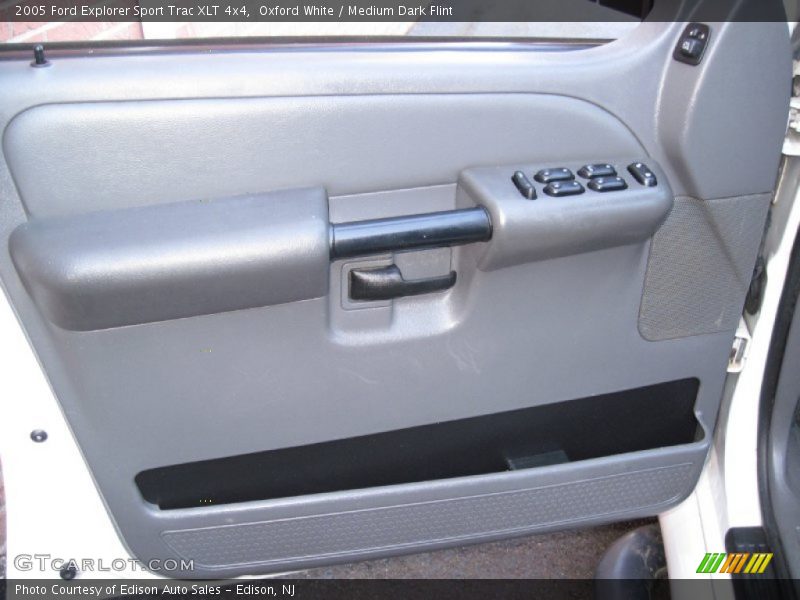 Oxford White / Medium Dark Flint 2005 Ford Explorer Sport Trac XLT 4x4