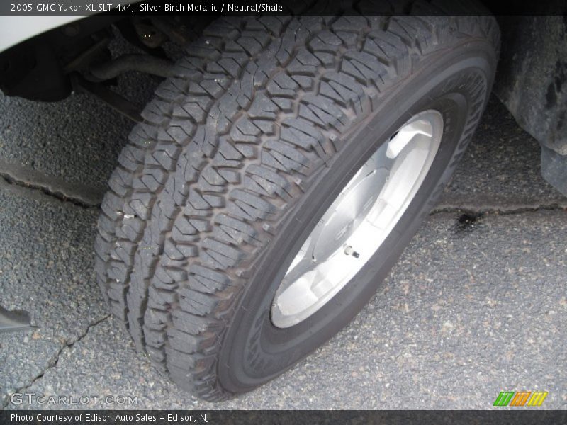 Silver Birch Metallic / Neutral/Shale 2005 GMC Yukon XL SLT 4x4