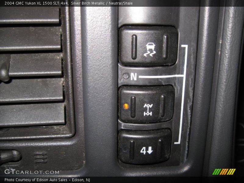 Silver Birch Metallic / Neutral/Shale 2004 GMC Yukon XL 1500 SLT 4x4