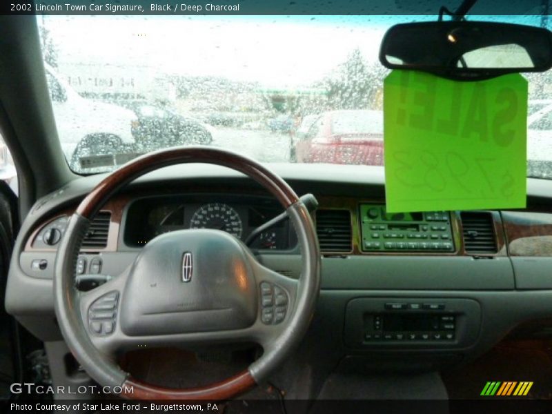 Black / Deep Charcoal 2002 Lincoln Town Car Signature