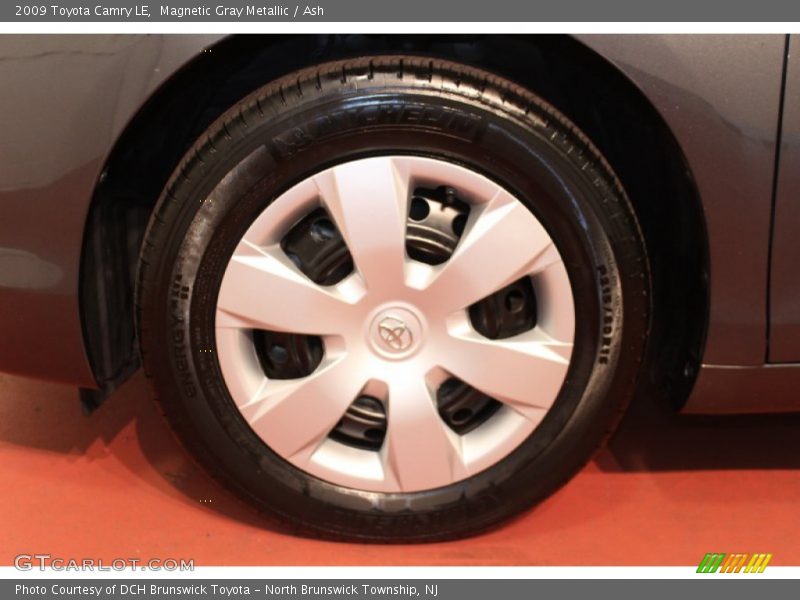 Magnetic Gray Metallic / Ash 2009 Toyota Camry LE