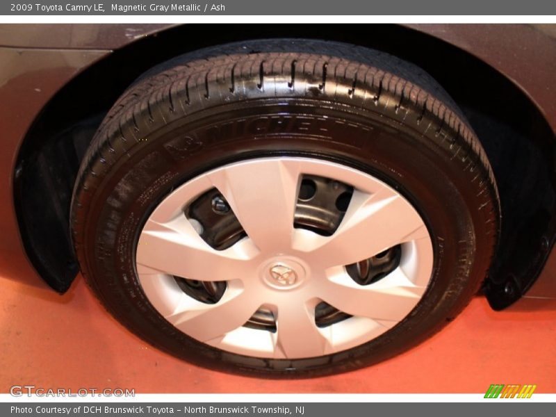 Magnetic Gray Metallic / Ash 2009 Toyota Camry LE