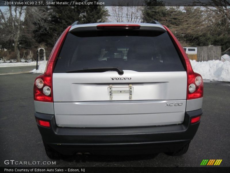 Silver Metallic / Taupe/Light Taupe 2004 Volvo XC90 2.5T