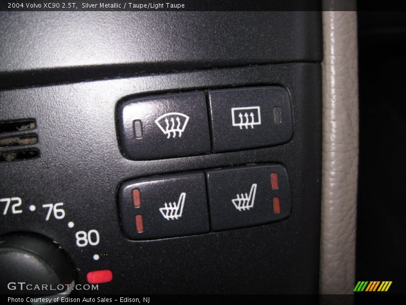 Silver Metallic / Taupe/Light Taupe 2004 Volvo XC90 2.5T