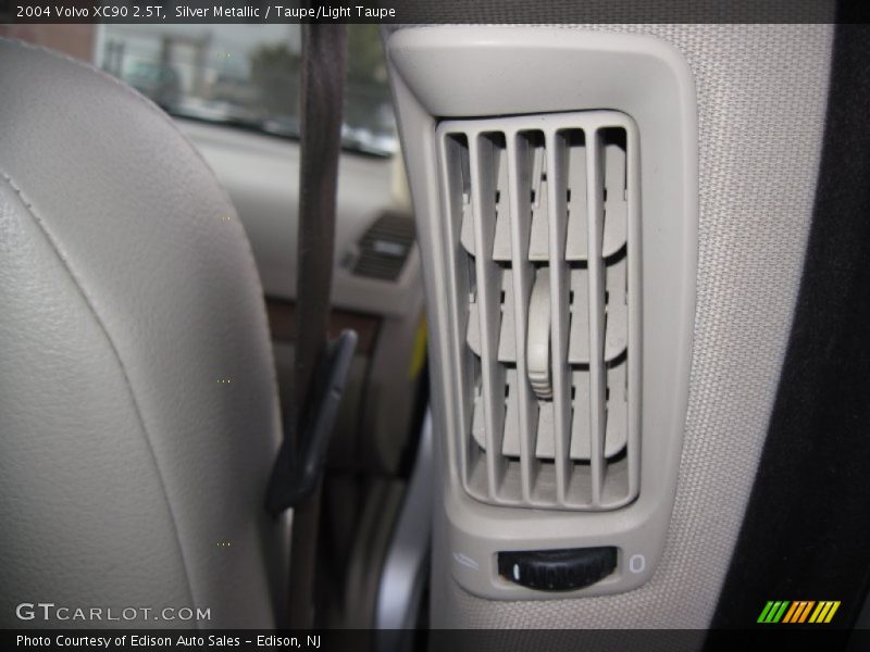 Silver Metallic / Taupe/Light Taupe 2004 Volvo XC90 2.5T