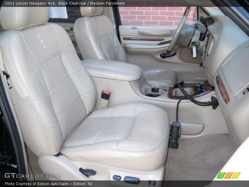 Black Clearcoat / Medium Parchment 2001 Lincoln Navigator 4x4
