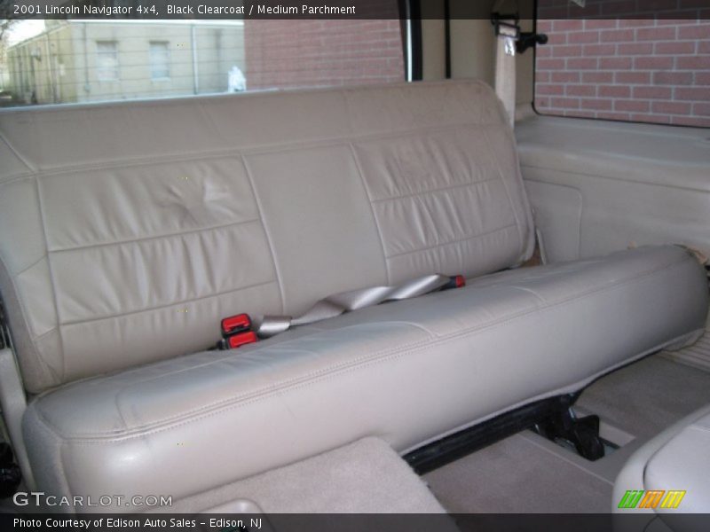 Black Clearcoat / Medium Parchment 2001 Lincoln Navigator 4x4