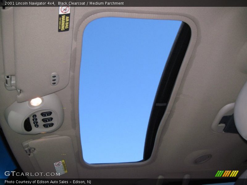 Black Clearcoat / Medium Parchment 2001 Lincoln Navigator 4x4