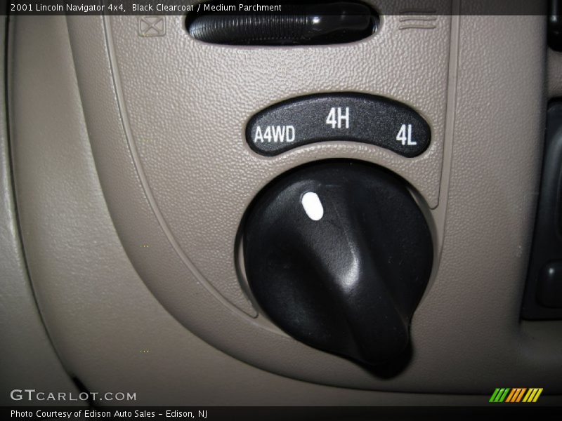 Black Clearcoat / Medium Parchment 2001 Lincoln Navigator 4x4
