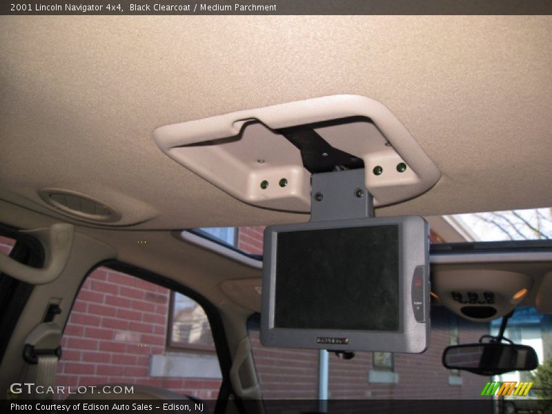 Black Clearcoat / Medium Parchment 2001 Lincoln Navigator 4x4