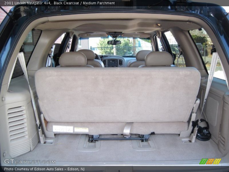 Black Clearcoat / Medium Parchment 2001 Lincoln Navigator 4x4