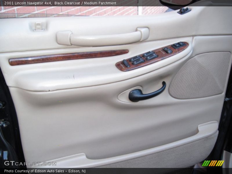 Black Clearcoat / Medium Parchment 2001 Lincoln Navigator 4x4