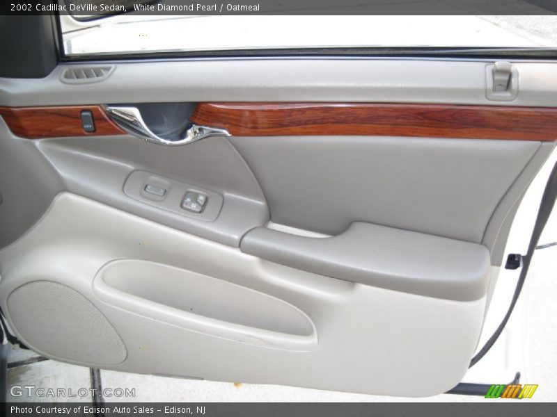 White Diamond Pearl / Oatmeal 2002 Cadillac DeVille Sedan