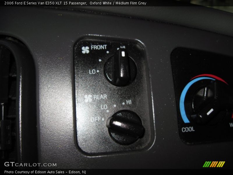 Oxford White / Medium Flint Grey 2006 Ford E Series Van E350 XLT 15 Passenger