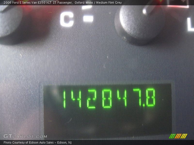 Oxford White / Medium Flint Grey 2006 Ford E Series Van E350 XLT 15 Passenger