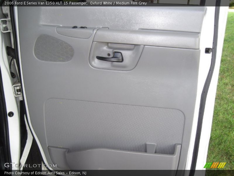 Oxford White / Medium Flint Grey 2006 Ford E Series Van E350 XLT 15 Passenger