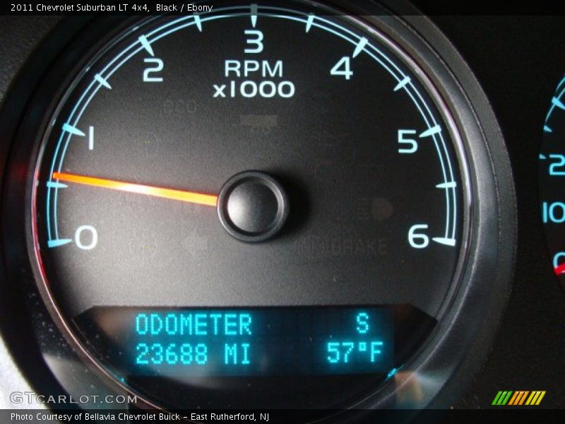 Black / Ebony 2011 Chevrolet Suburban LT 4x4