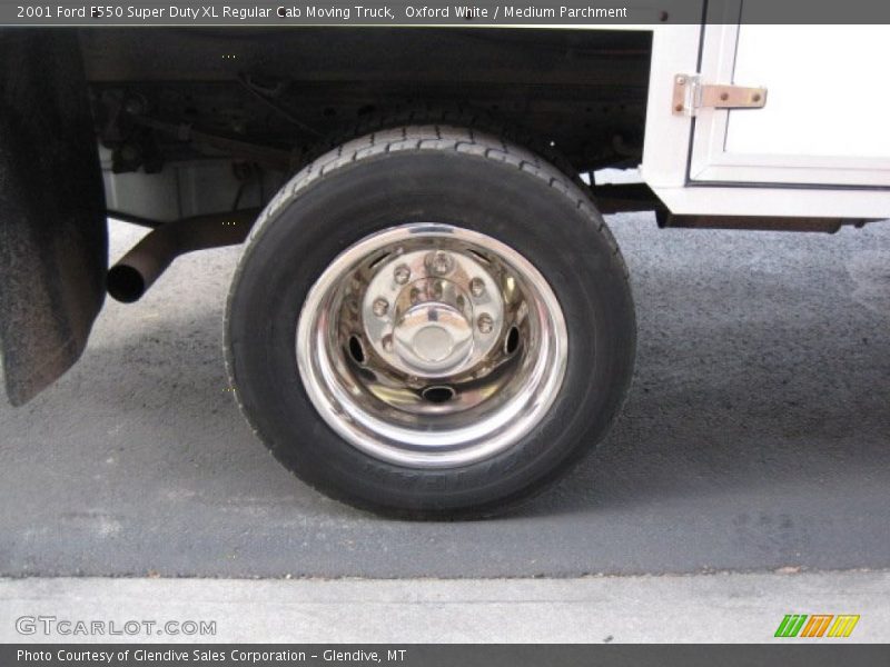 Oxford White / Medium Parchment 2001 Ford F550 Super Duty XL Regular Cab Moving Truck