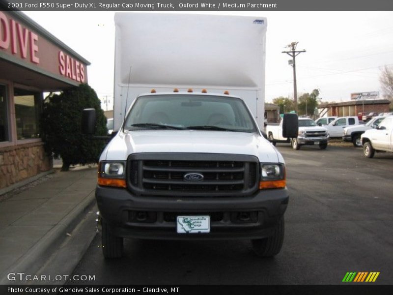 Oxford White / Medium Parchment 2001 Ford F550 Super Duty XL Regular Cab Moving Truck