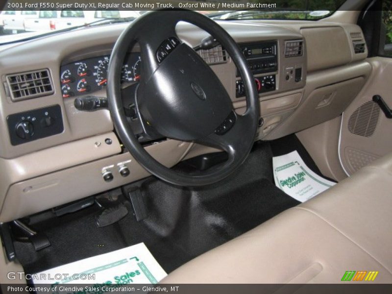 Oxford White / Medium Parchment 2001 Ford F550 Super Duty XL Regular Cab Moving Truck