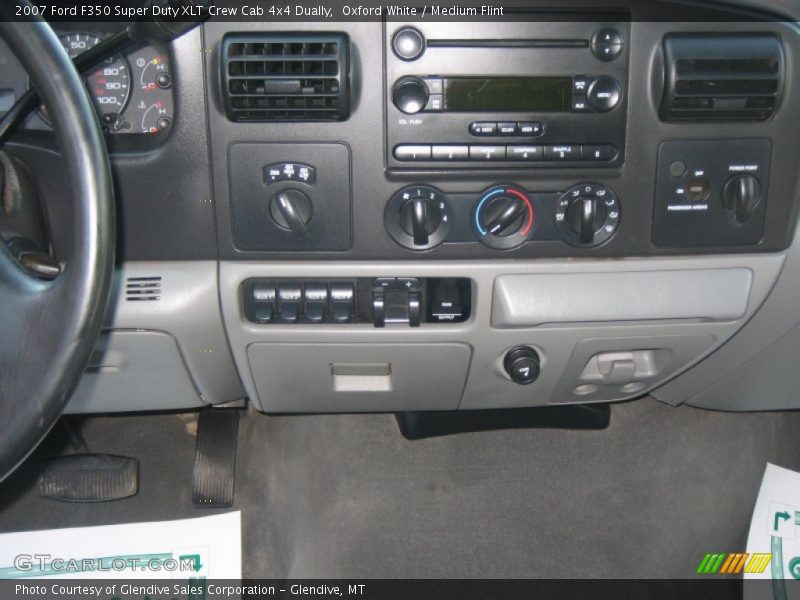Oxford White / Medium Flint 2007 Ford F350 Super Duty XLT Crew Cab 4x4 Dually