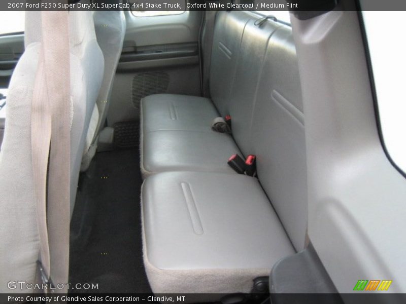 Oxford White Clearcoat / Medium Flint 2007 Ford F250 Super Duty XL SuperCab 4x4 Stake Truck